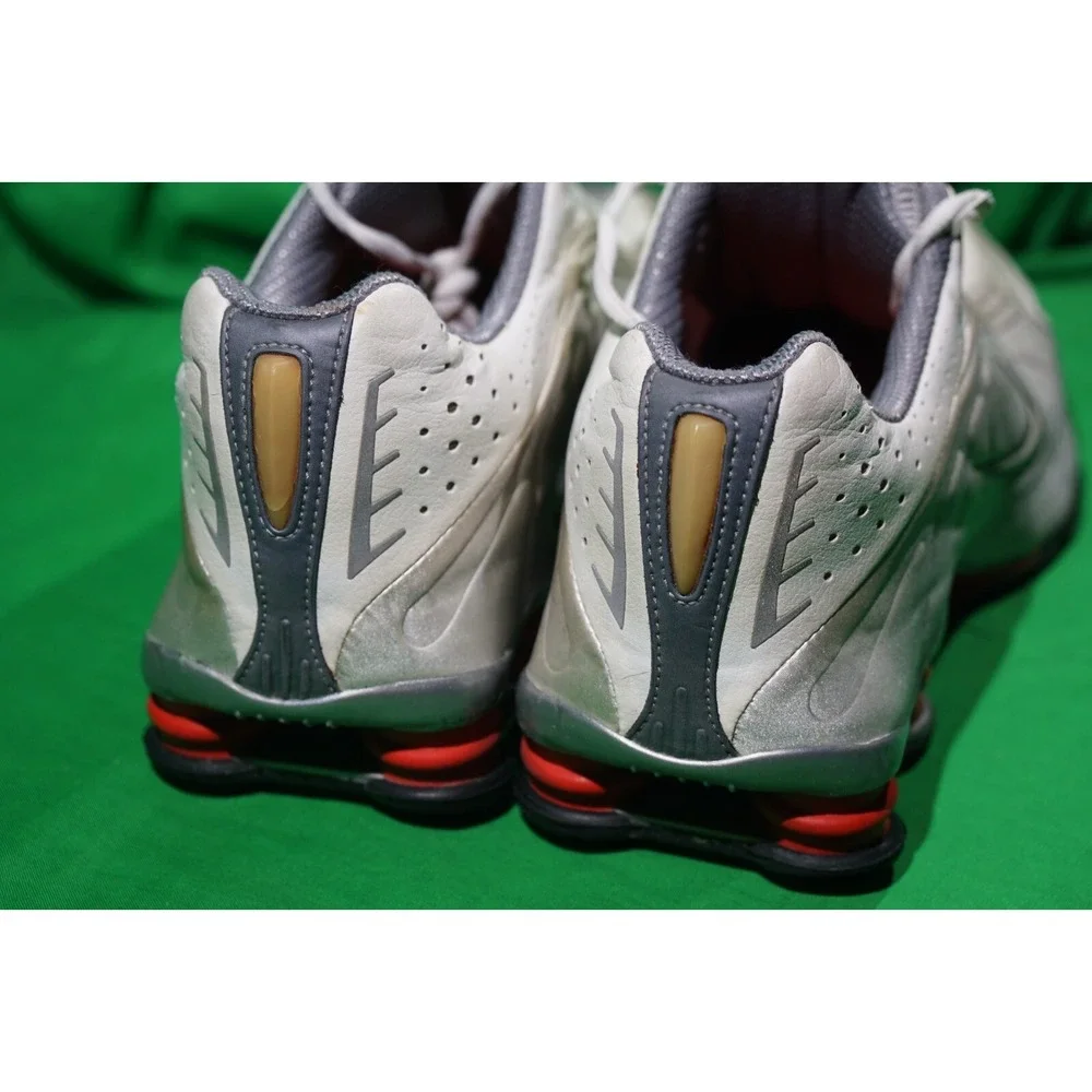 Nike Shox R4 Silver Comet Red Vintage Mens Sneakers US 12 - Picture 3 of 9